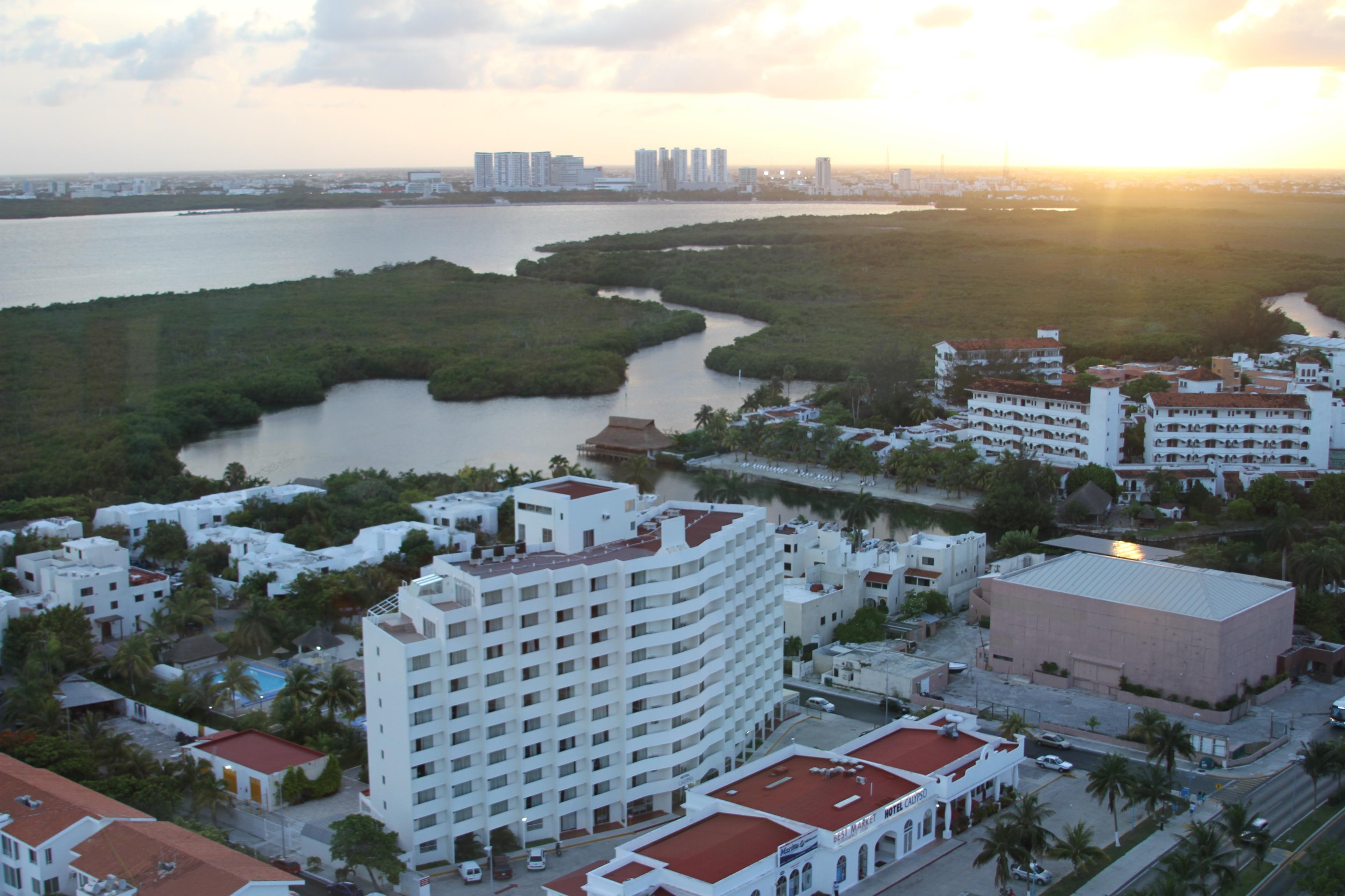 Hotel Calypso Cancún Extérieur photo